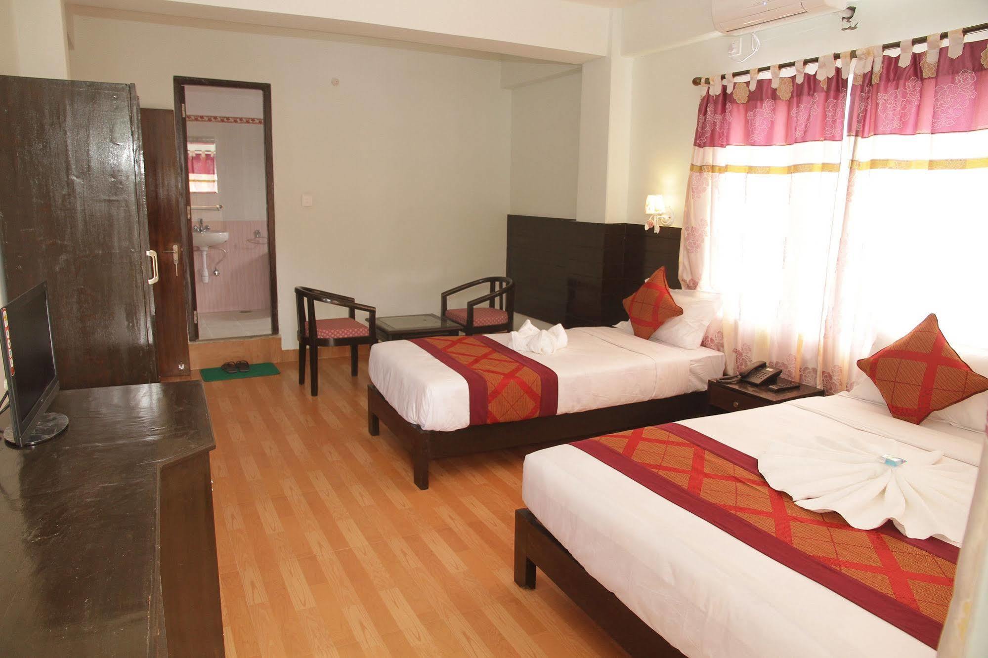 Hotel Center Lake Pokhara Luaran gambar